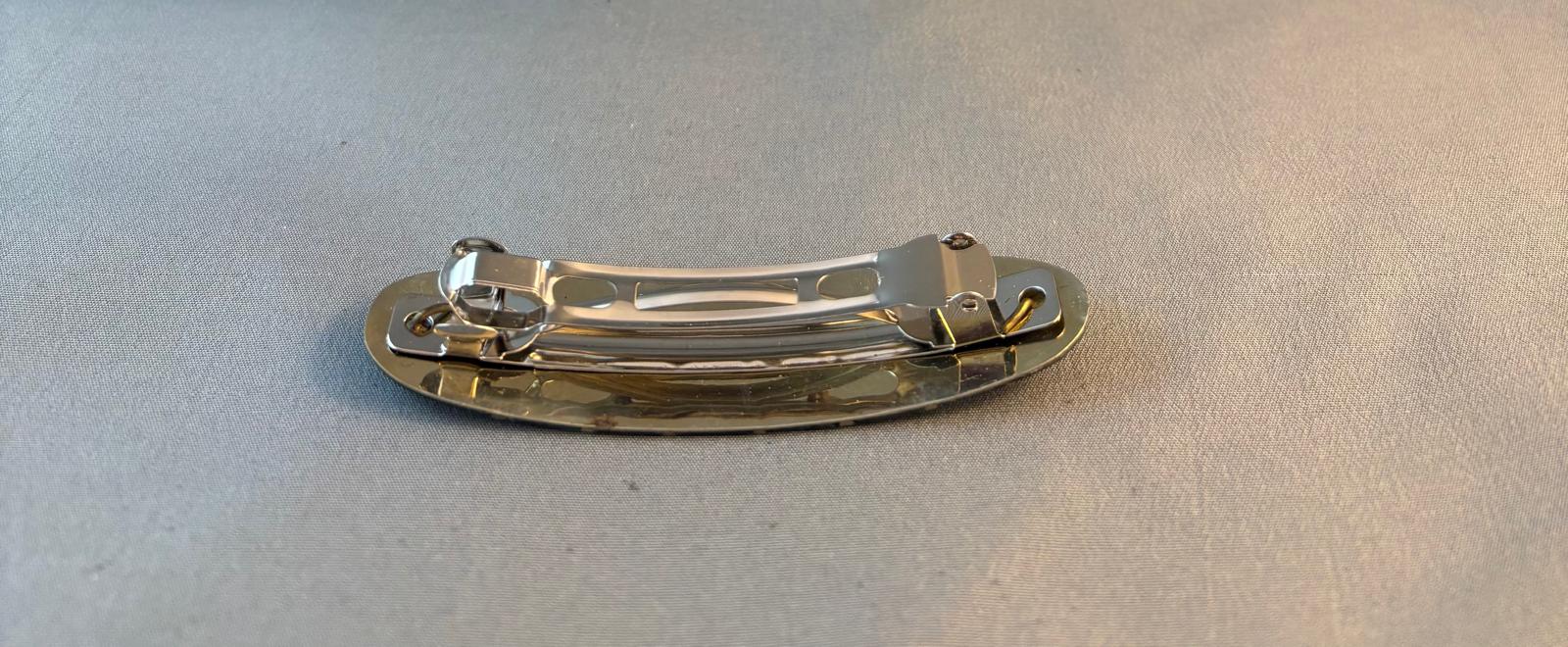 Oval Mother of Pearl Hair Clip - Image 3