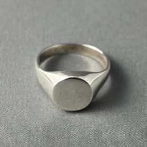 Classic Signet Ring